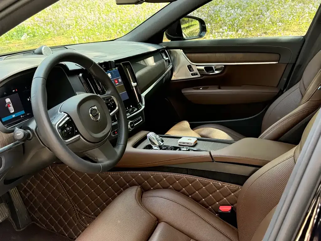 Volvo S90 — фото 4