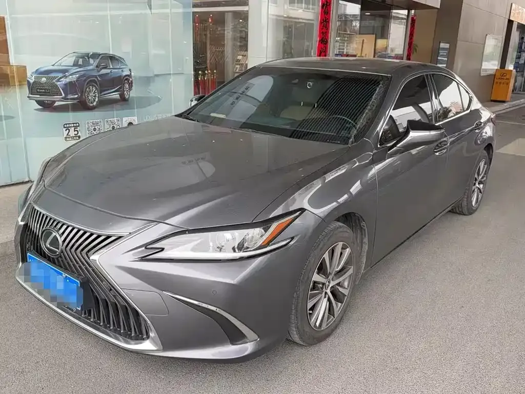 Lexus ES — фото 1