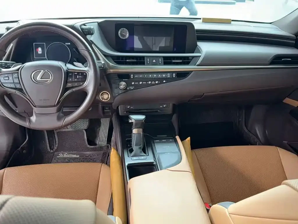 Lexus ES — фото 4