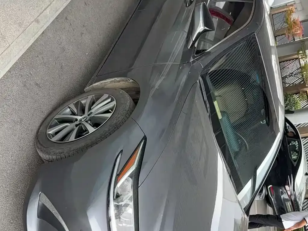 Lexus ES — фото 8