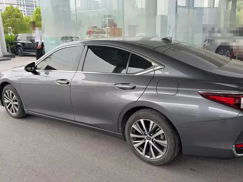 Lexus ES — фото 9