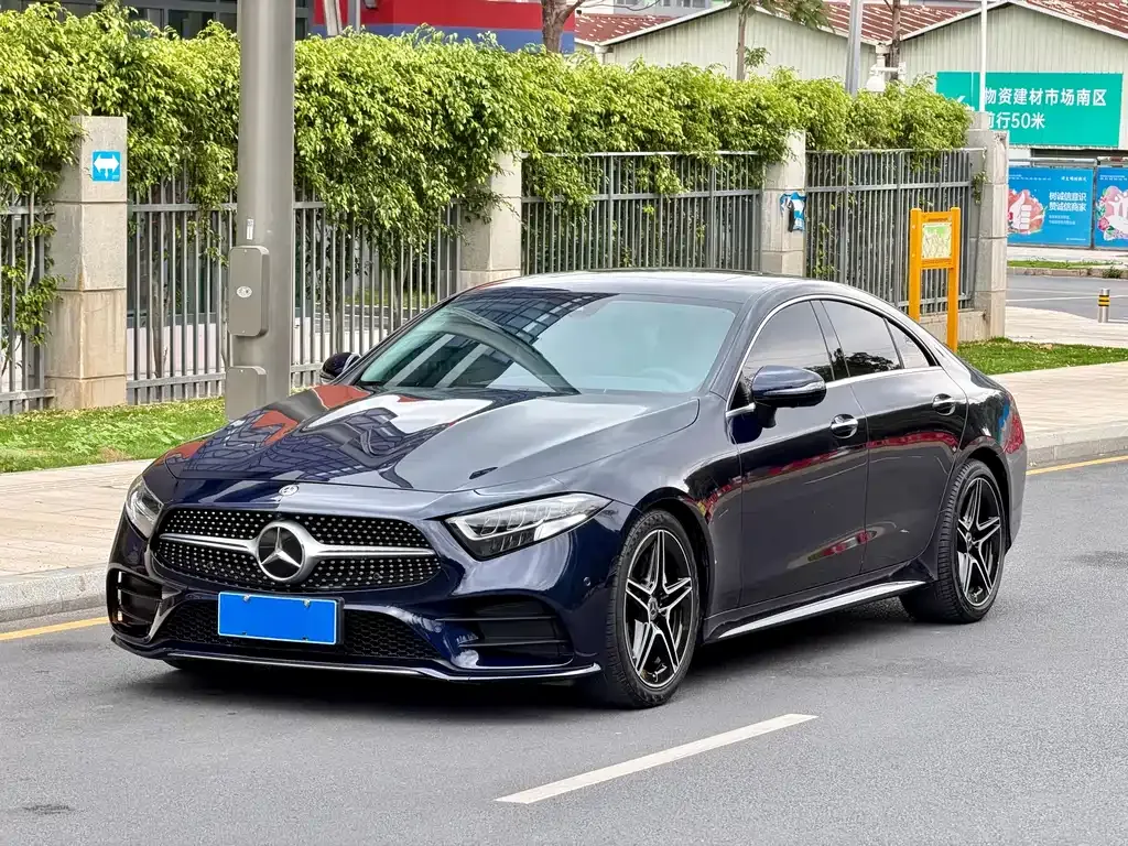 Mercedes-Benz CLS — фото 1