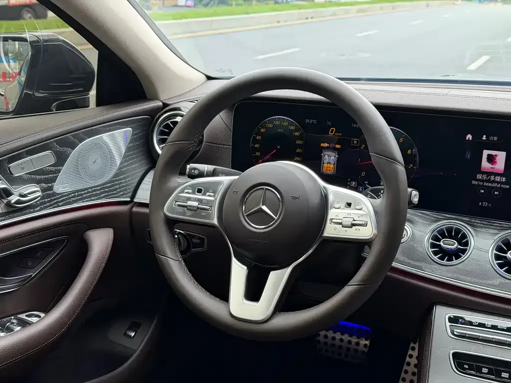 Mercedes-Benz CLS — фото 4