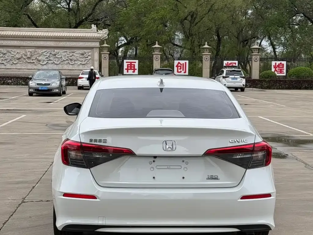 Honda Civic — фото 10