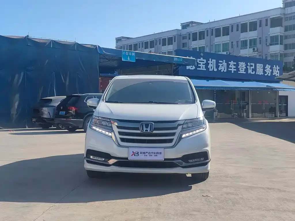 Honda Elysion 2021 из CN, фото 4