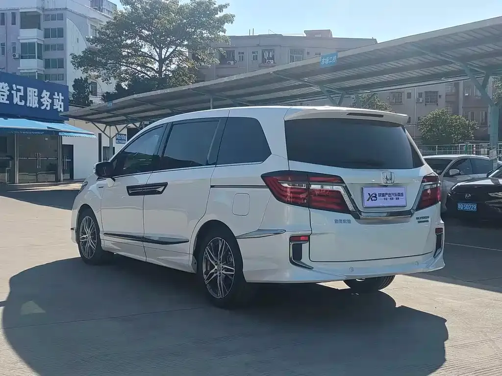 Honda Elysion 2021 из CN, фото 5