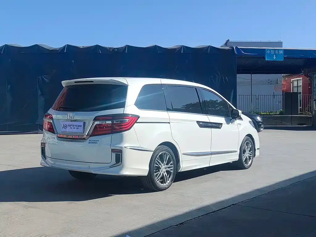 Honda Elysion 2021 из CN, фото 2