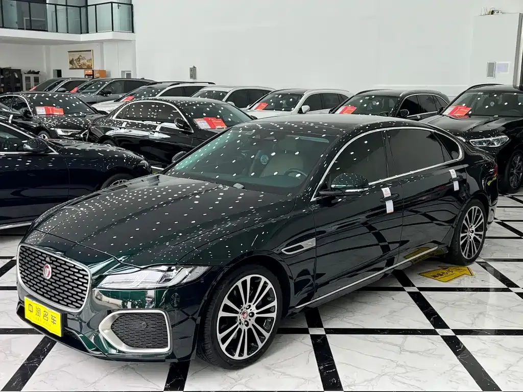 Jaguar XFL — фото 1