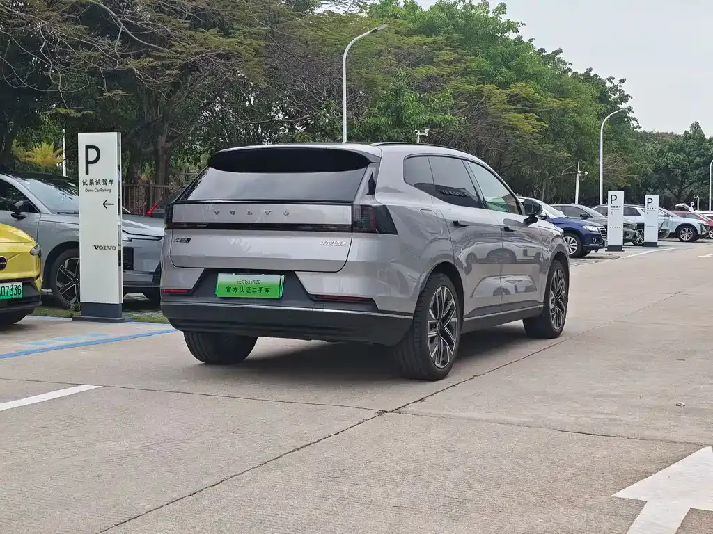 Volvo XC70 Plug-in Hybrid 2025 из CN, фото 10