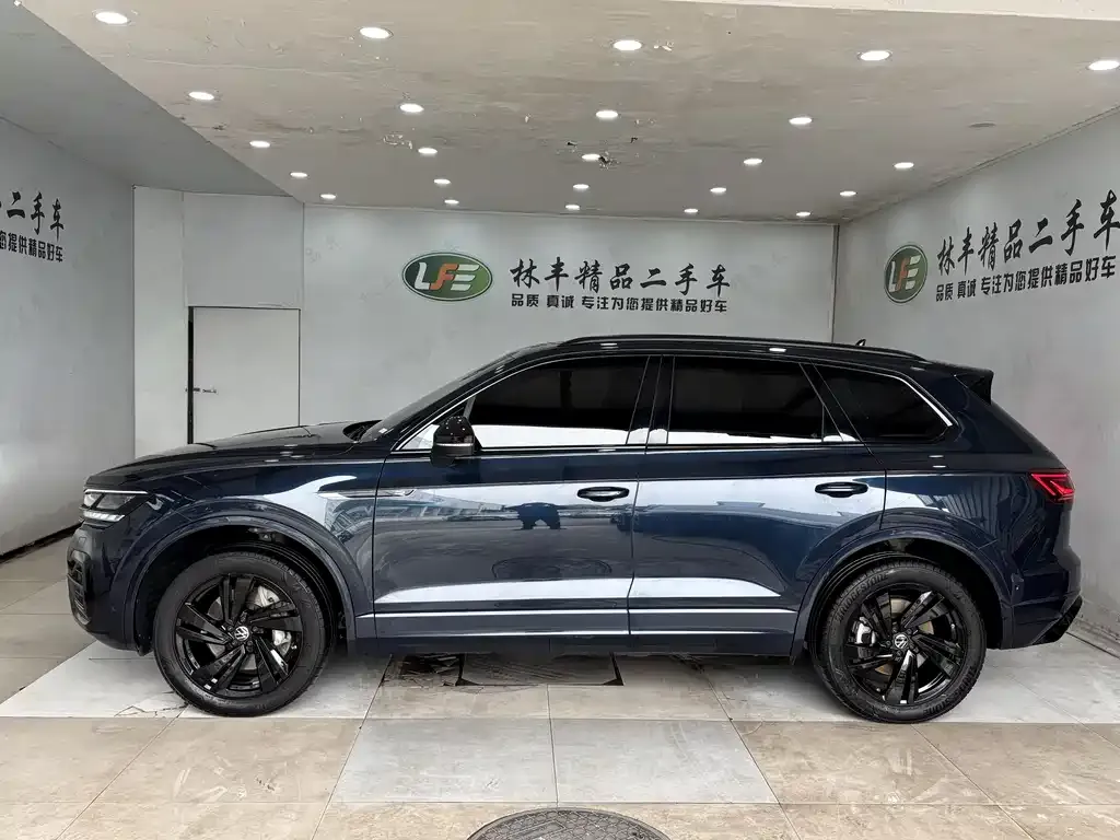 Volkswagen Touareg 2024 из CN, фото 8
