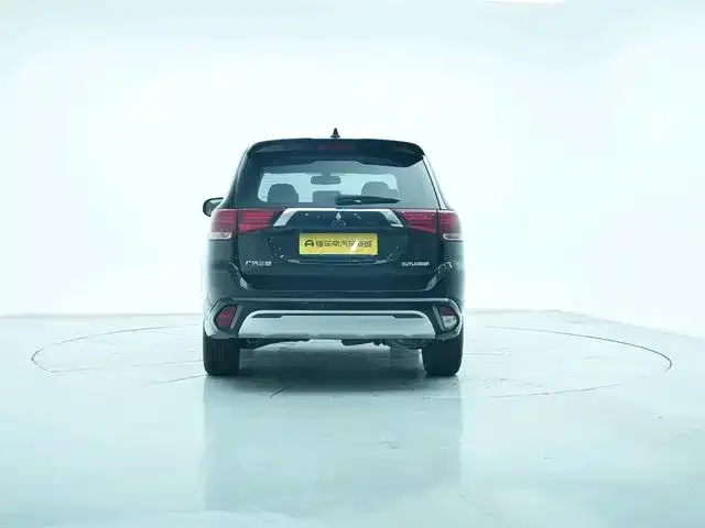 Mitsubishi Outlander 2021 из CN, фото 5