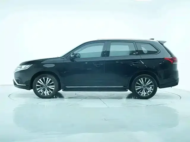 Mitsubishi Outlander 2021 из CN, фото 4