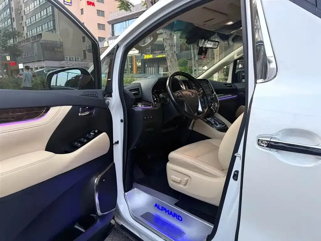 Toyota Alphard 2021 из CN, фото 7