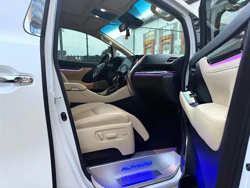 Toyota Alphard 2021 из CN, фото 5