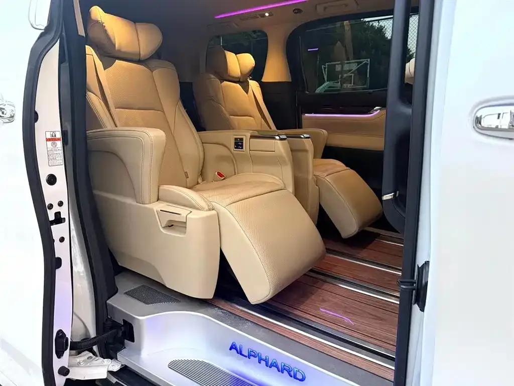 Toyota Alphard 2021 из CN, фото 8