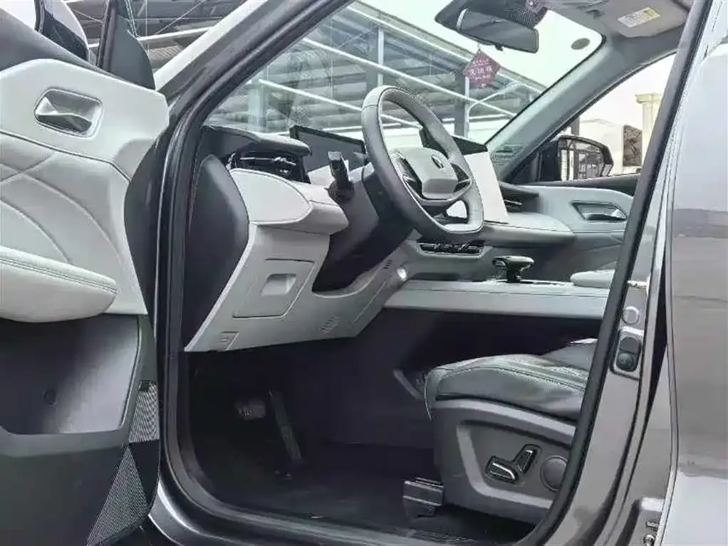 Changan UNI-Z New Energy 2024 из CN, фото 4