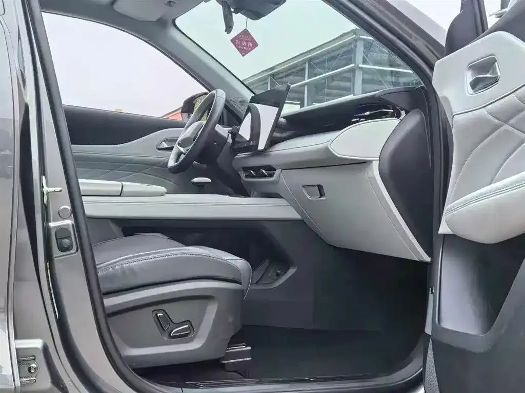 Changan UNI-Z New Energy 2024 из CN, фото 3