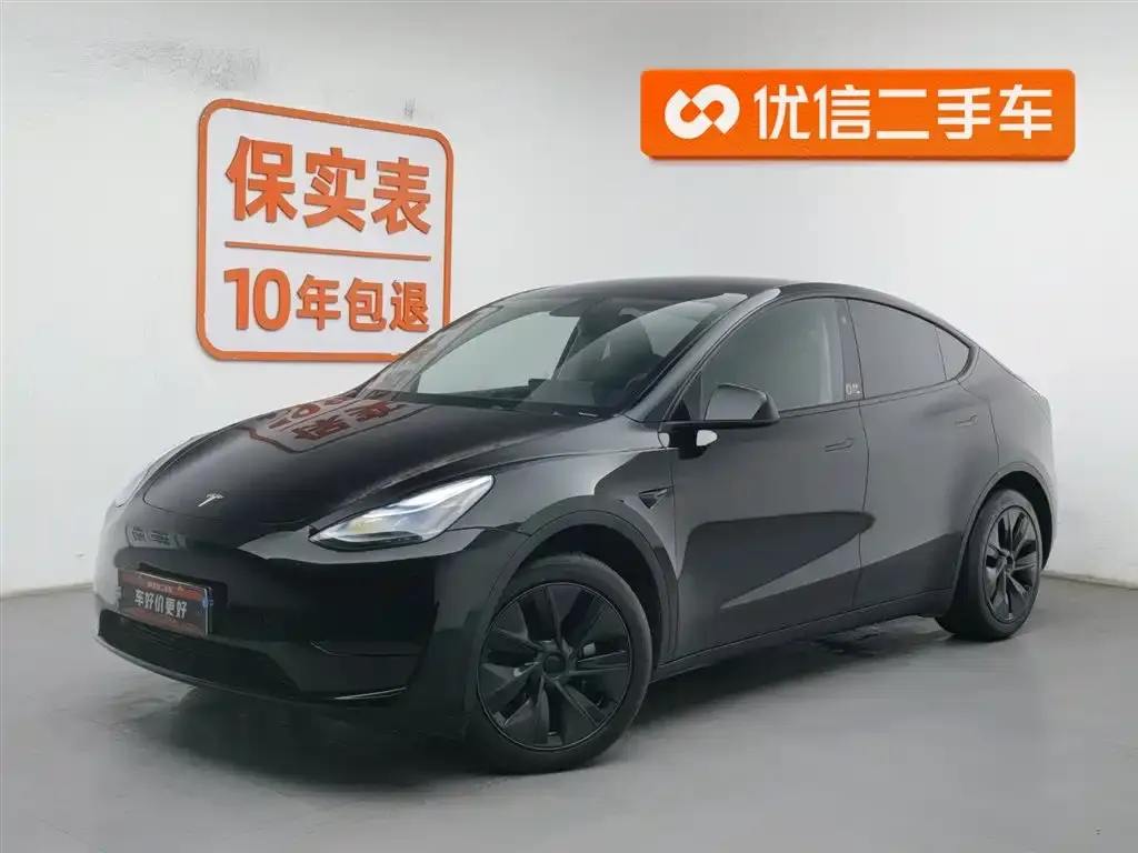 Tesla Model Y — фото 1
