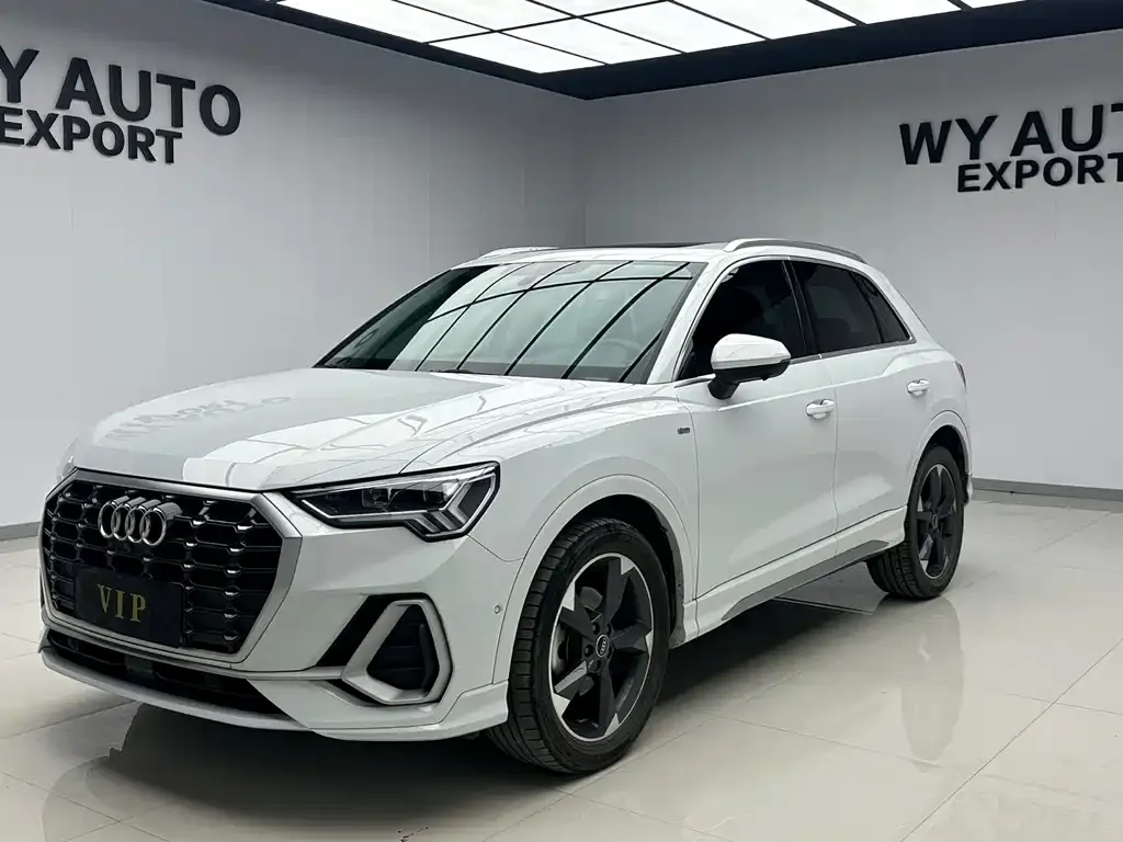 Audi Q3 — фото 1