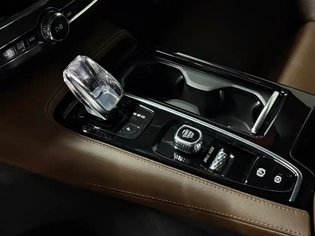 Volvo S90 PHEV 2021 из CN, фото 7
