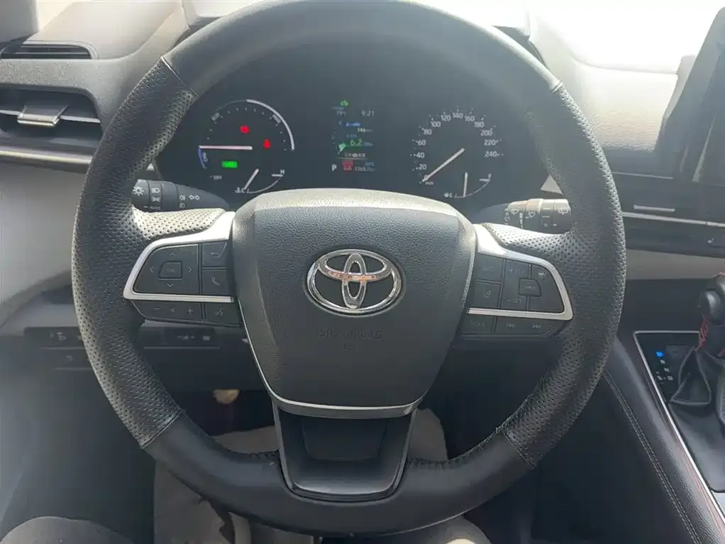 Toyota Granvia 2023 из CN, фото 9