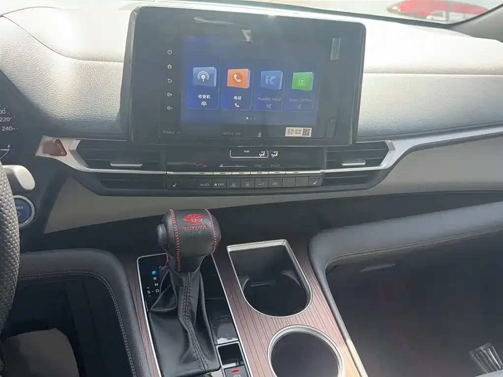 Toyota Granvia 2023 из CN, фото 2