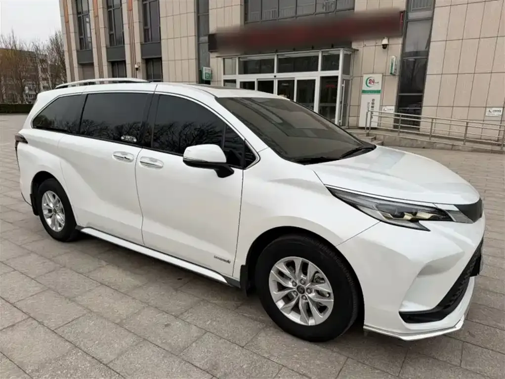 Toyota Granvia 2023 из CN, фото 7