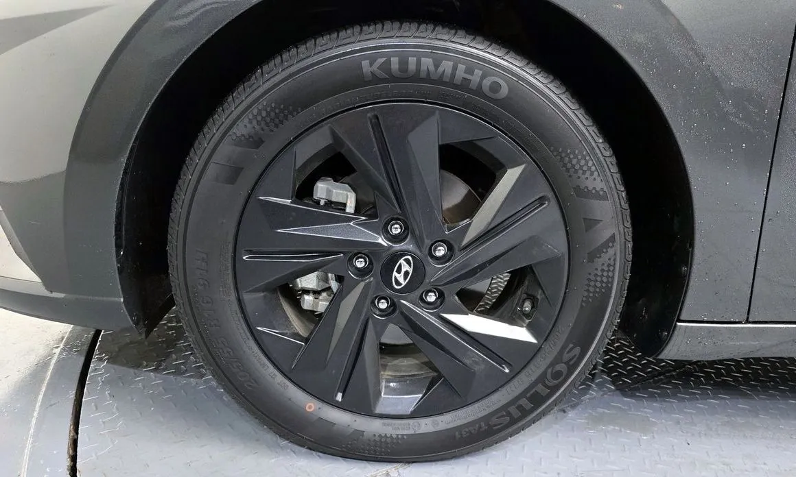 Hyundai AVANTE — фото 9