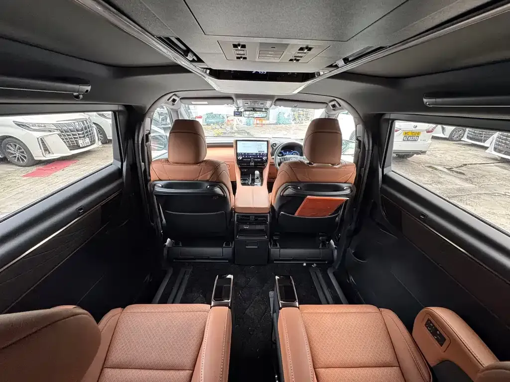 Toyota Vellfire — фото 4