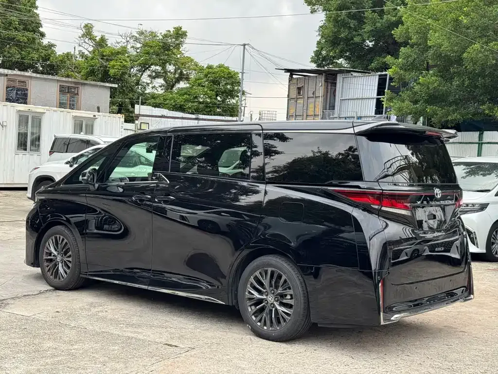 Toyota Vellfire — фото 10