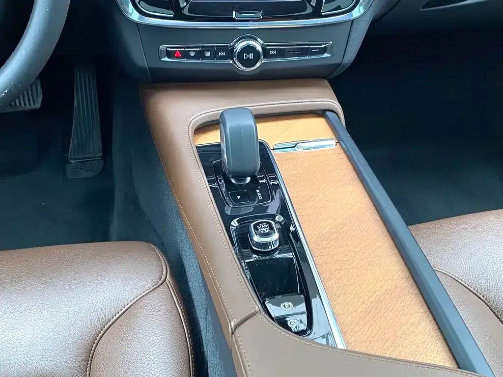 Volvo S90 — фото 3