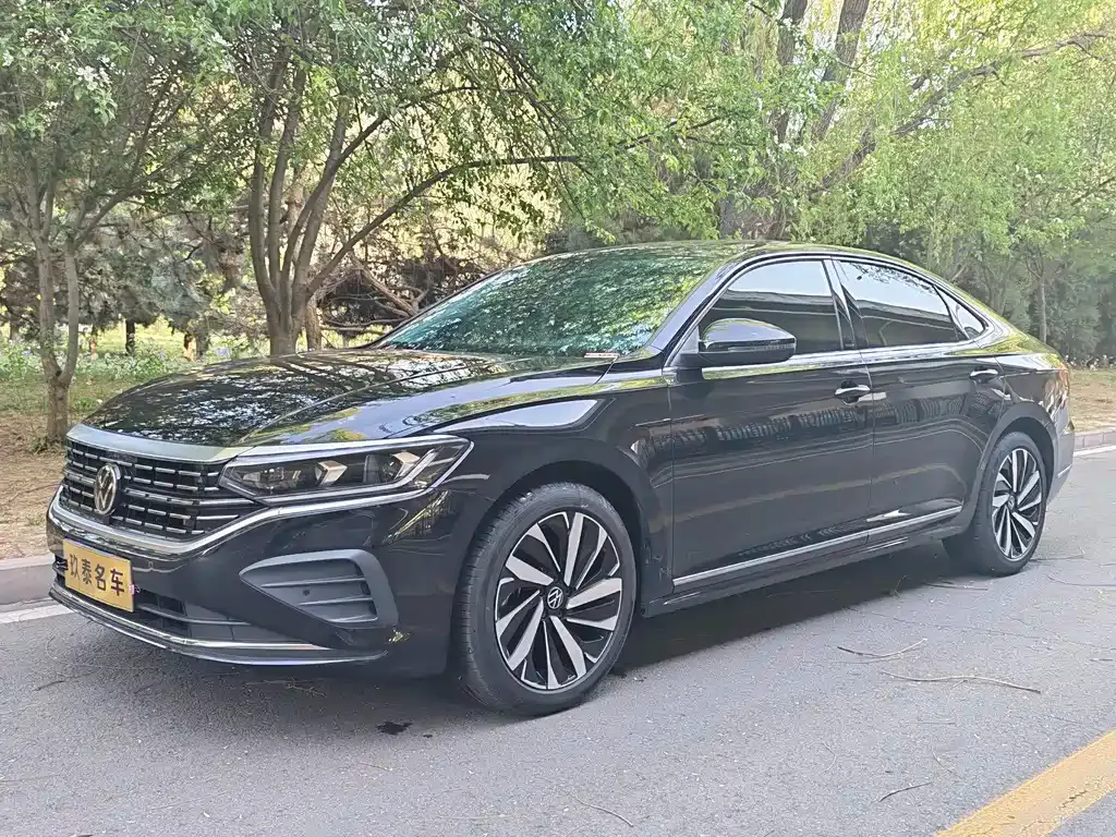 Volkswagen Passat — фото 1
