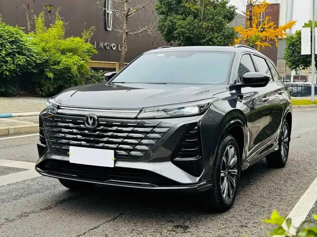 Changan CS75PLUS — фото 1