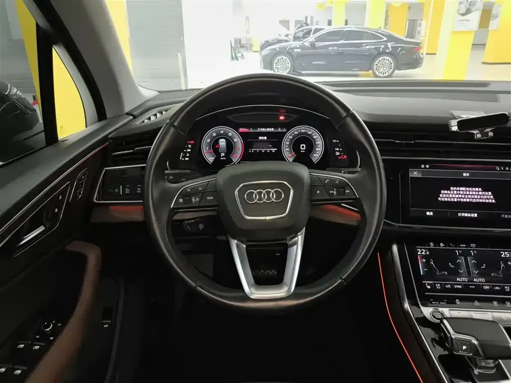 Audi Q7 — фото 5