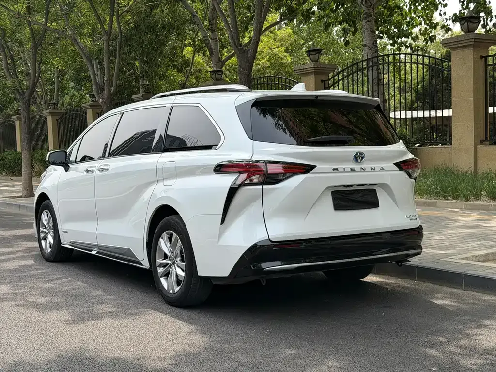 Toyota Sienna 2023 из CN, фото 9