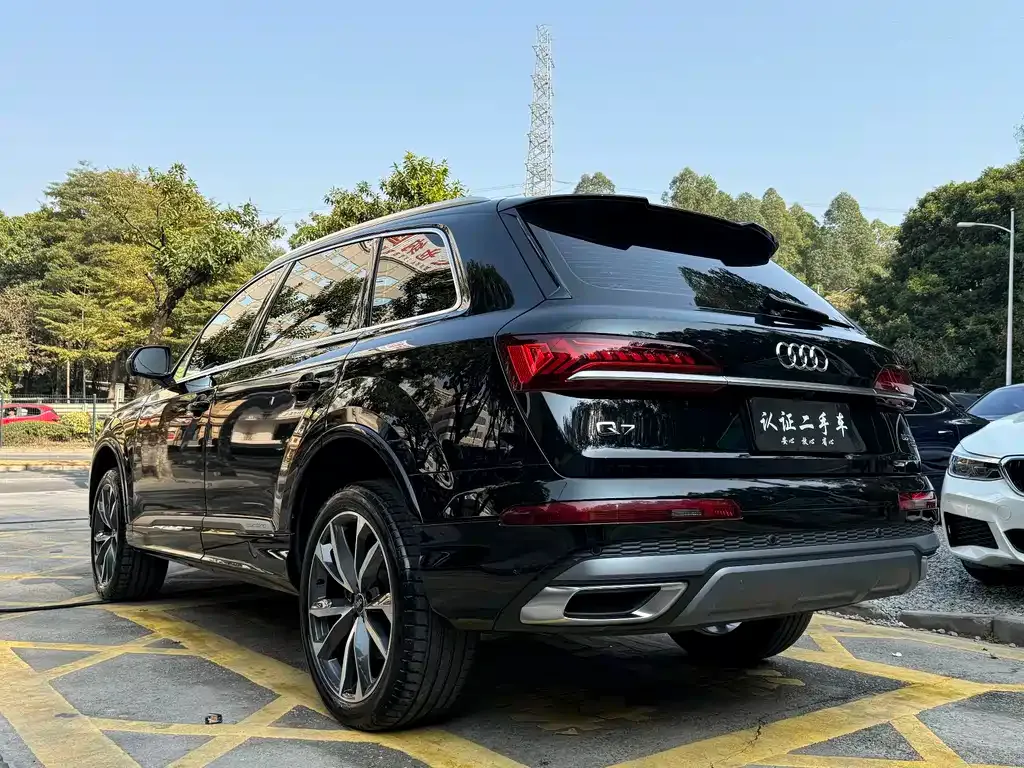 Audi Q7 — фото 5