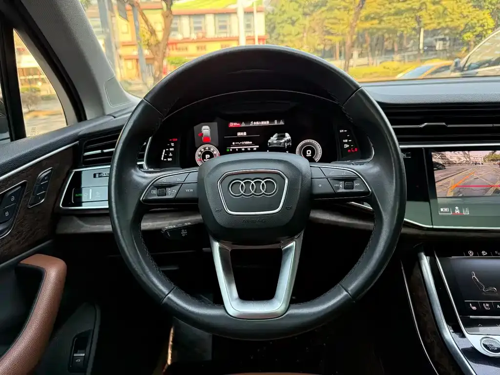 Audi Q7 — фото 2