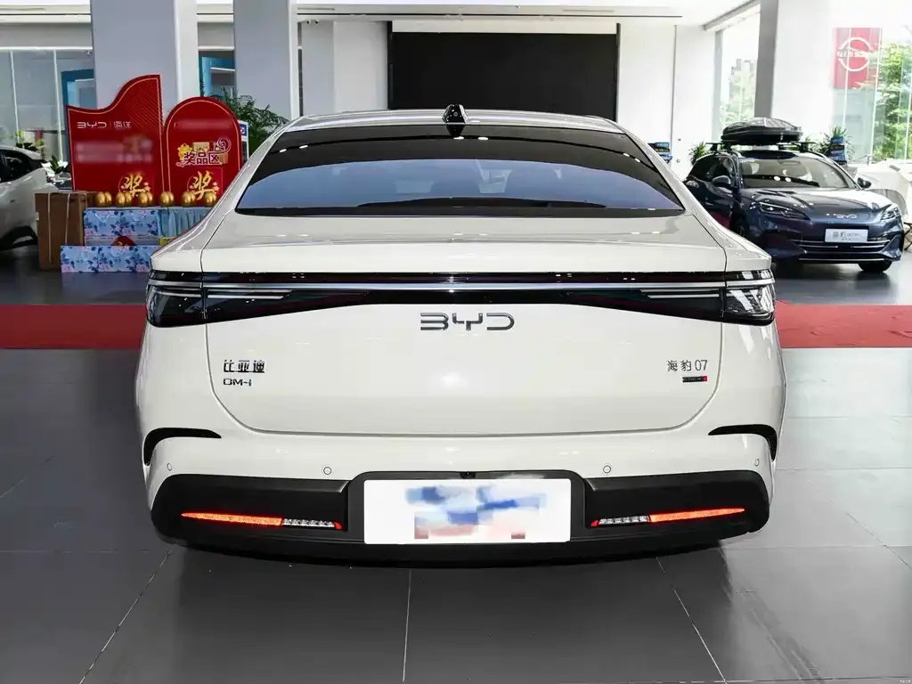 BYD Seal 07 DM-i — фото 7