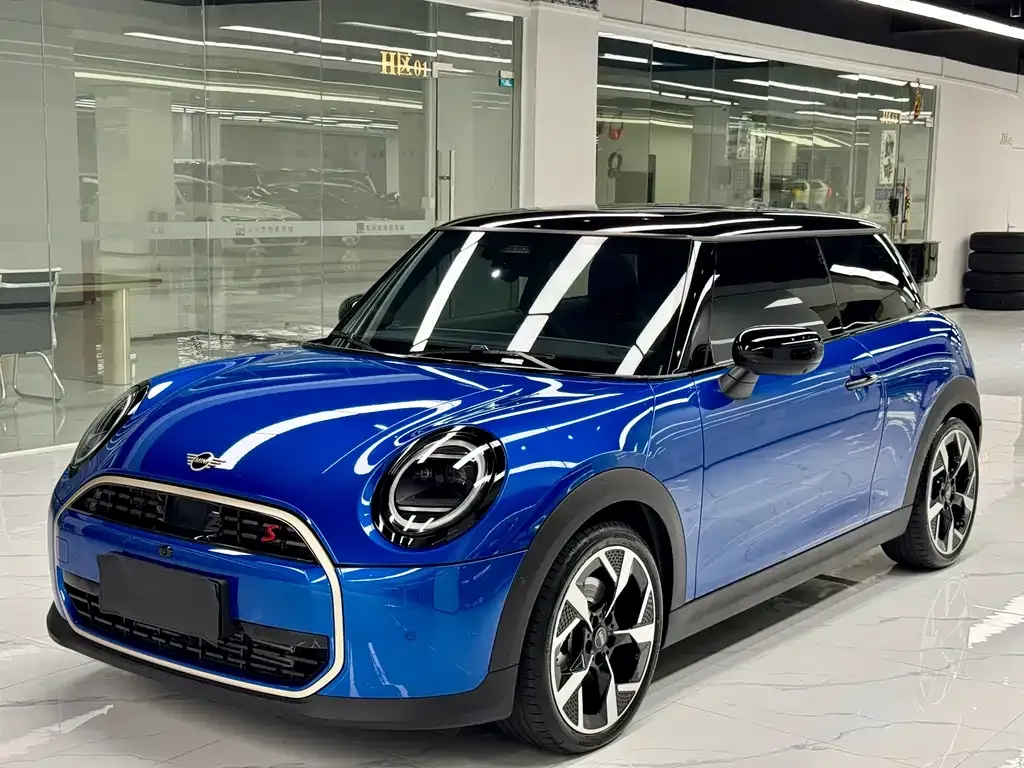 MINI Cooper (3-door) — фото 1
