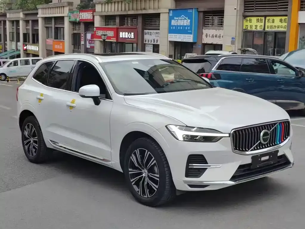 Volvo XC60 — фото 7