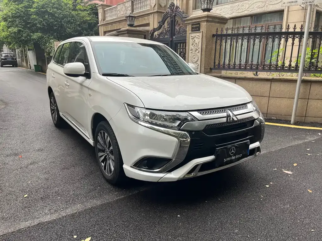 Mitsubishi Outlander 2023 из CN, фото 6
