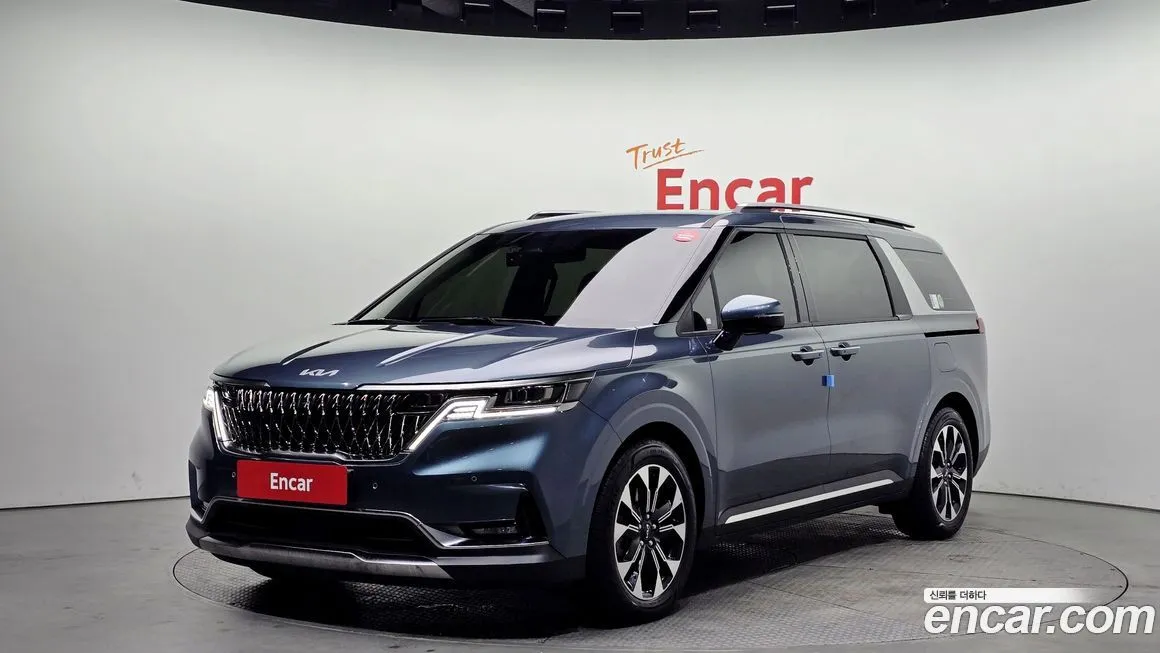 Kia Carnival — фото 1