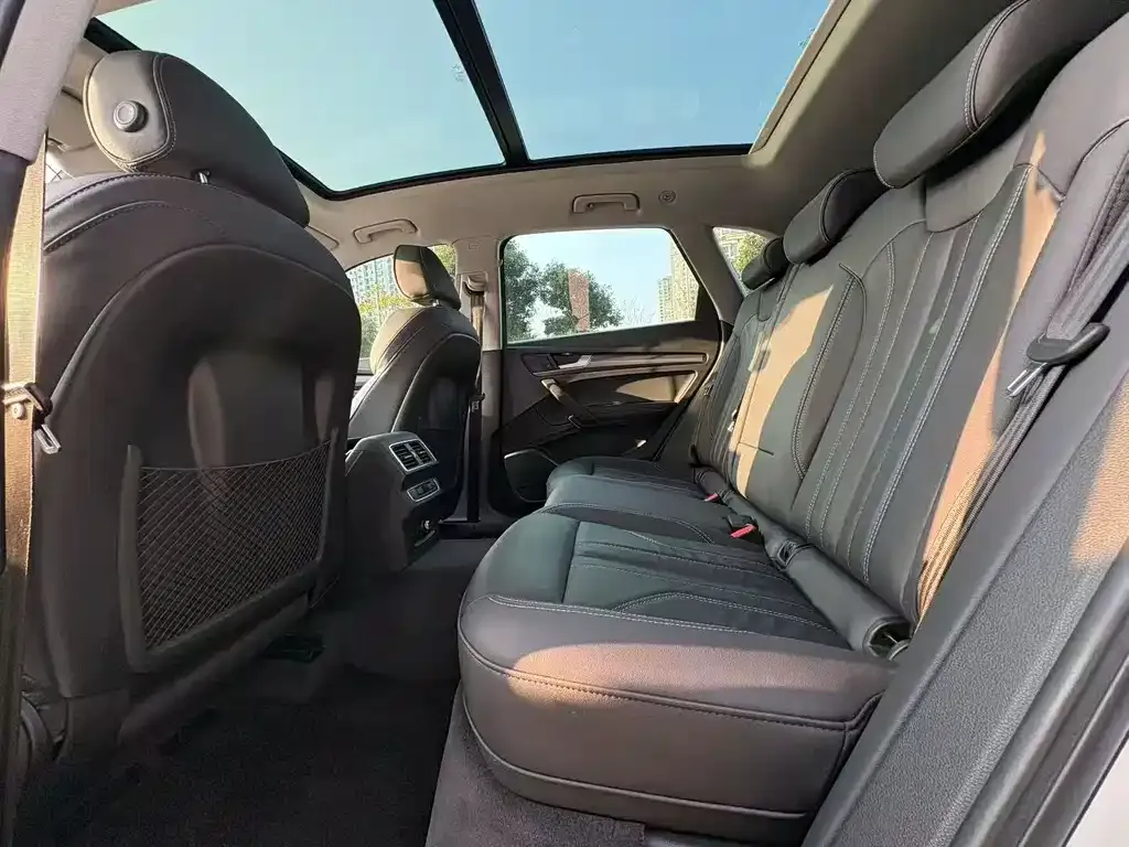 Audi Q5L 2023 из CN, фото 7
