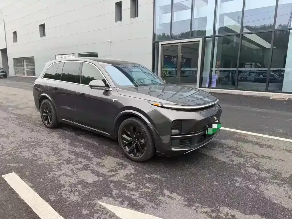 Li Auto L8