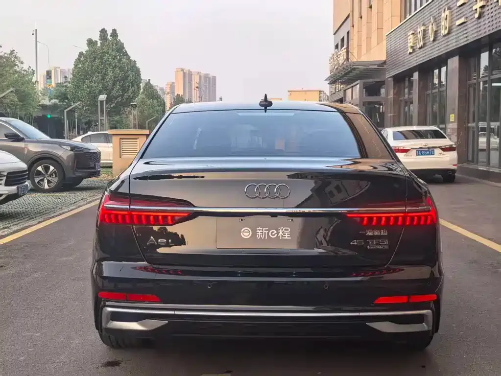 Audi A6L — фото 2