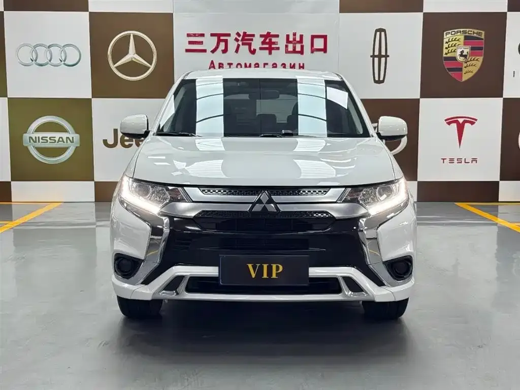Mitsubishi Outlander — фото 2