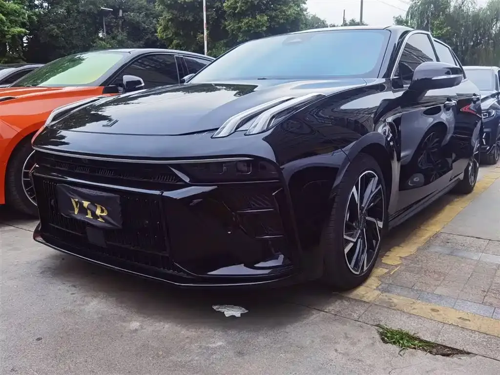 Lynk & Co 03