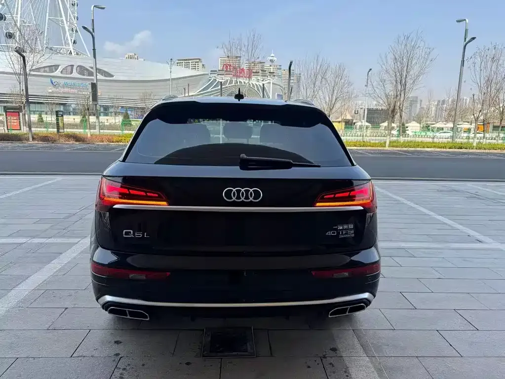 Audi Q5L — фото 2