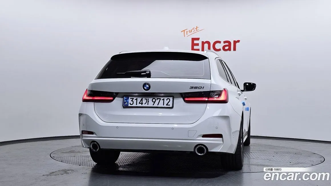 BMW 3-Series 2024 из KR, фото 4