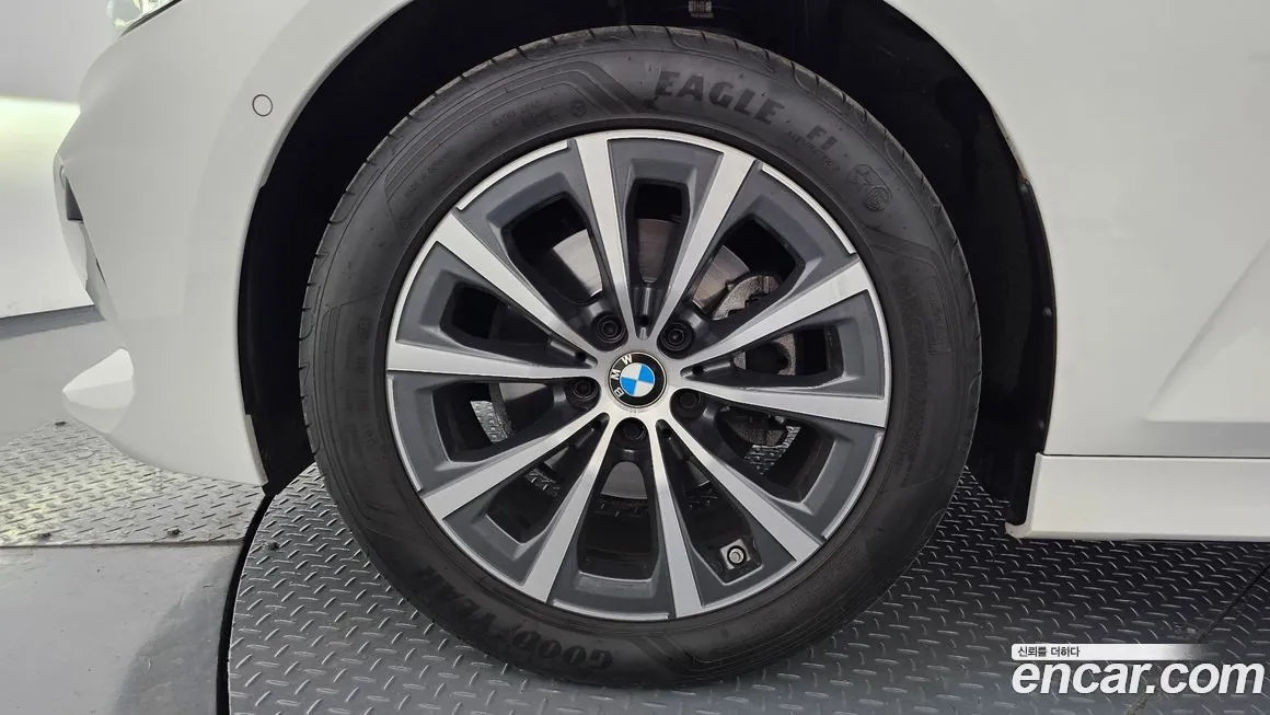 BMW 3-Series 2024 из KR, фото 7